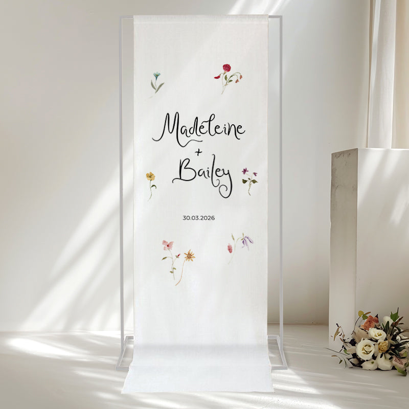 100% linen wedding welcome sign with wild flowers and hand written calligraphy font. Australia.

